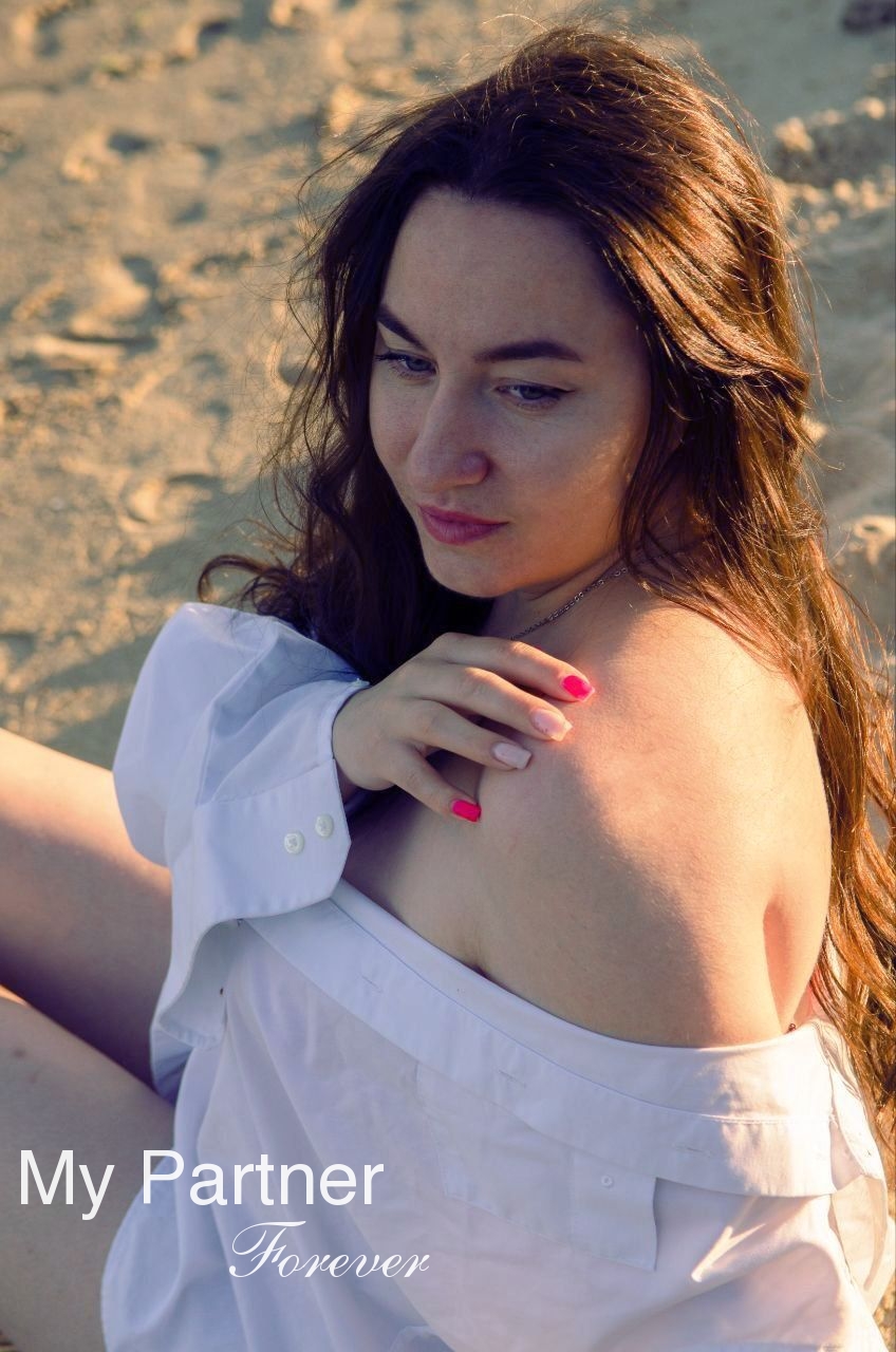 Dating Service to Meet Stunning Ukrainian Woman Milena from Nikolaev, Ukraine
