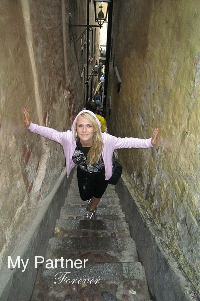 Dating Site to Meet Charming Russian Woman Yuliya from Almaty, Kazakhstan
