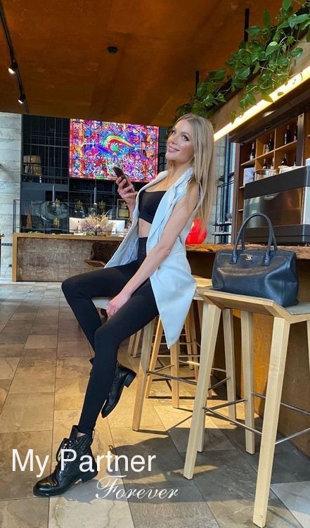 Dating Site to Meet Gorgeous Ukrainian Girl Ekaterina from Poltava, Ukraine