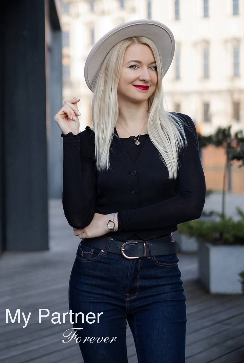 Dating Site to Meet Gorgeous Ukrainian Girl Yanina from Kiev, Ukraine