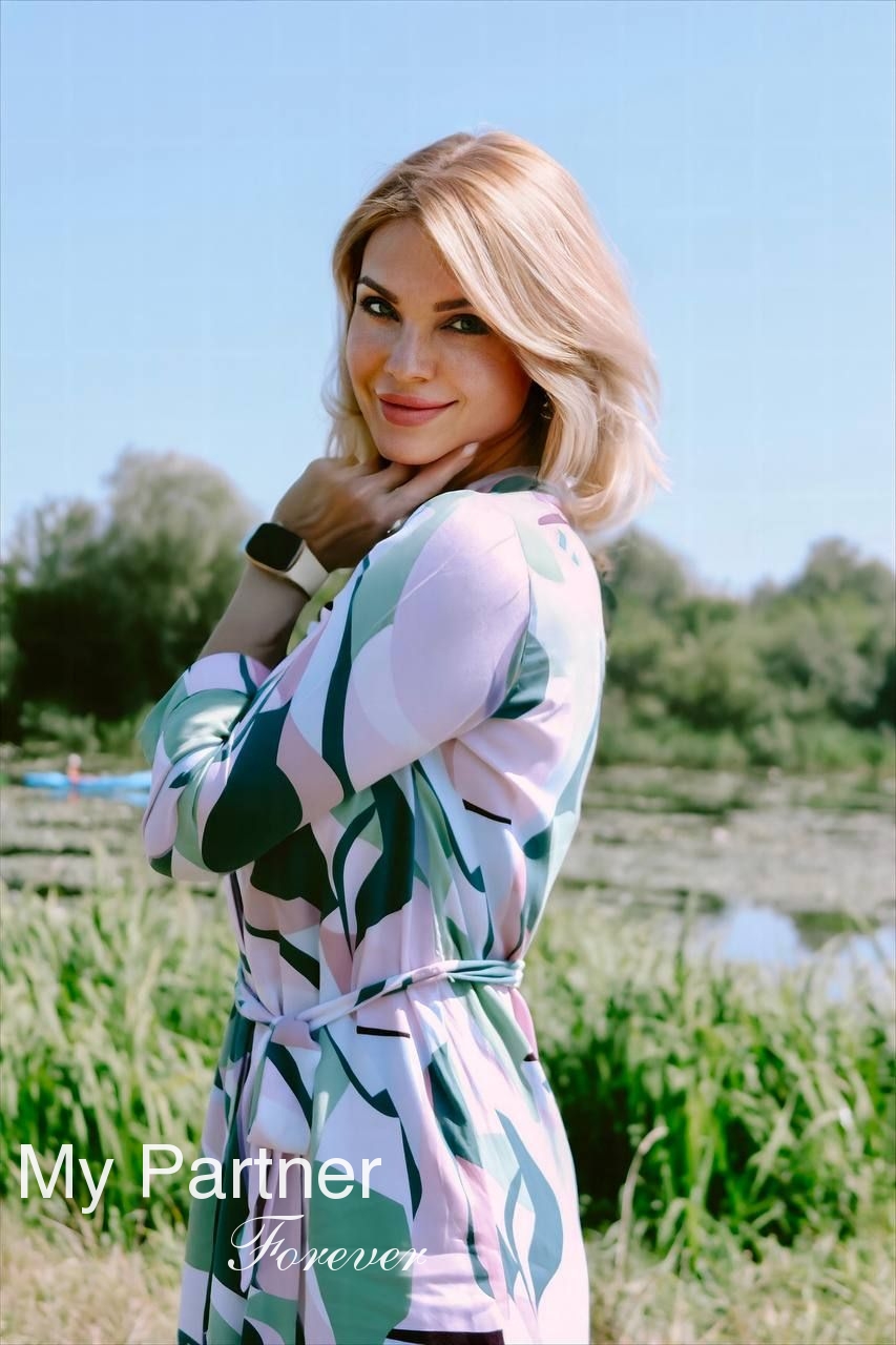 Dating Site to Meet Gorgeous Ukrainian Lady Anzhela from Lutsk, Ukraine