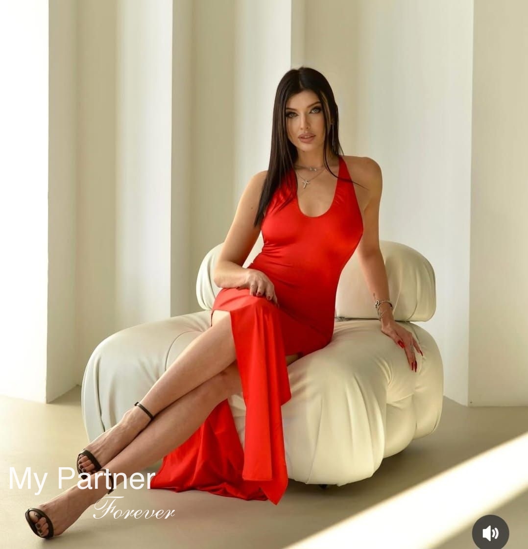 Dating Site to Meet Pretty Ukrainian Girl Kristina from Lvov, Ukraine