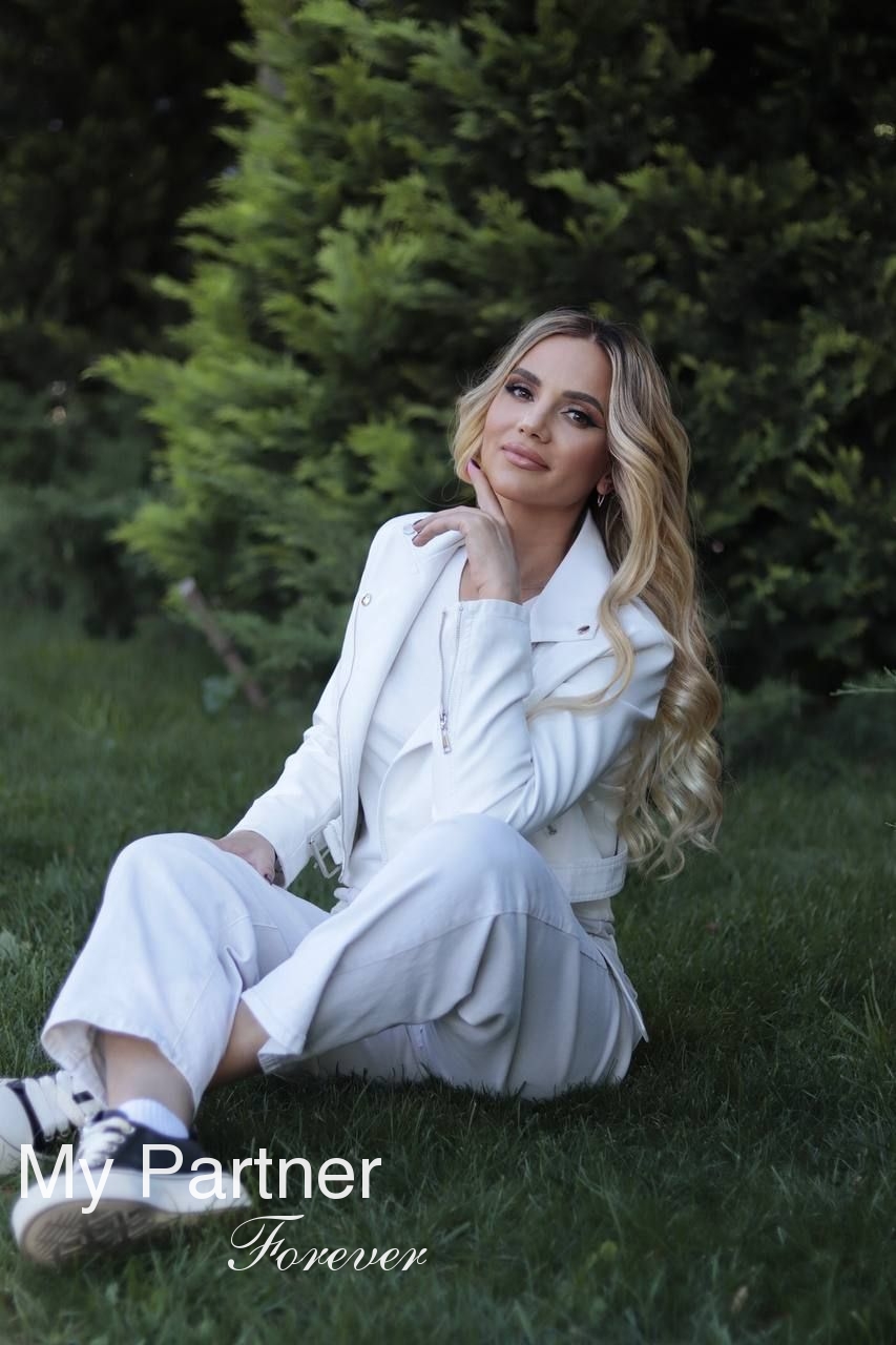 Dating Site to Meet Single Ukrainian Woman Anna from Odessa, Ukraine
