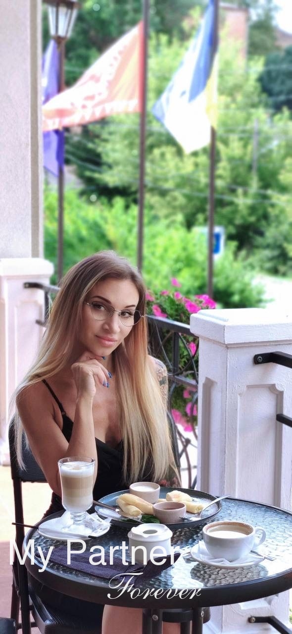 Dating Site to Meet Stunning Ukrainian Girl Alla from Vinnitsa, Ukraine