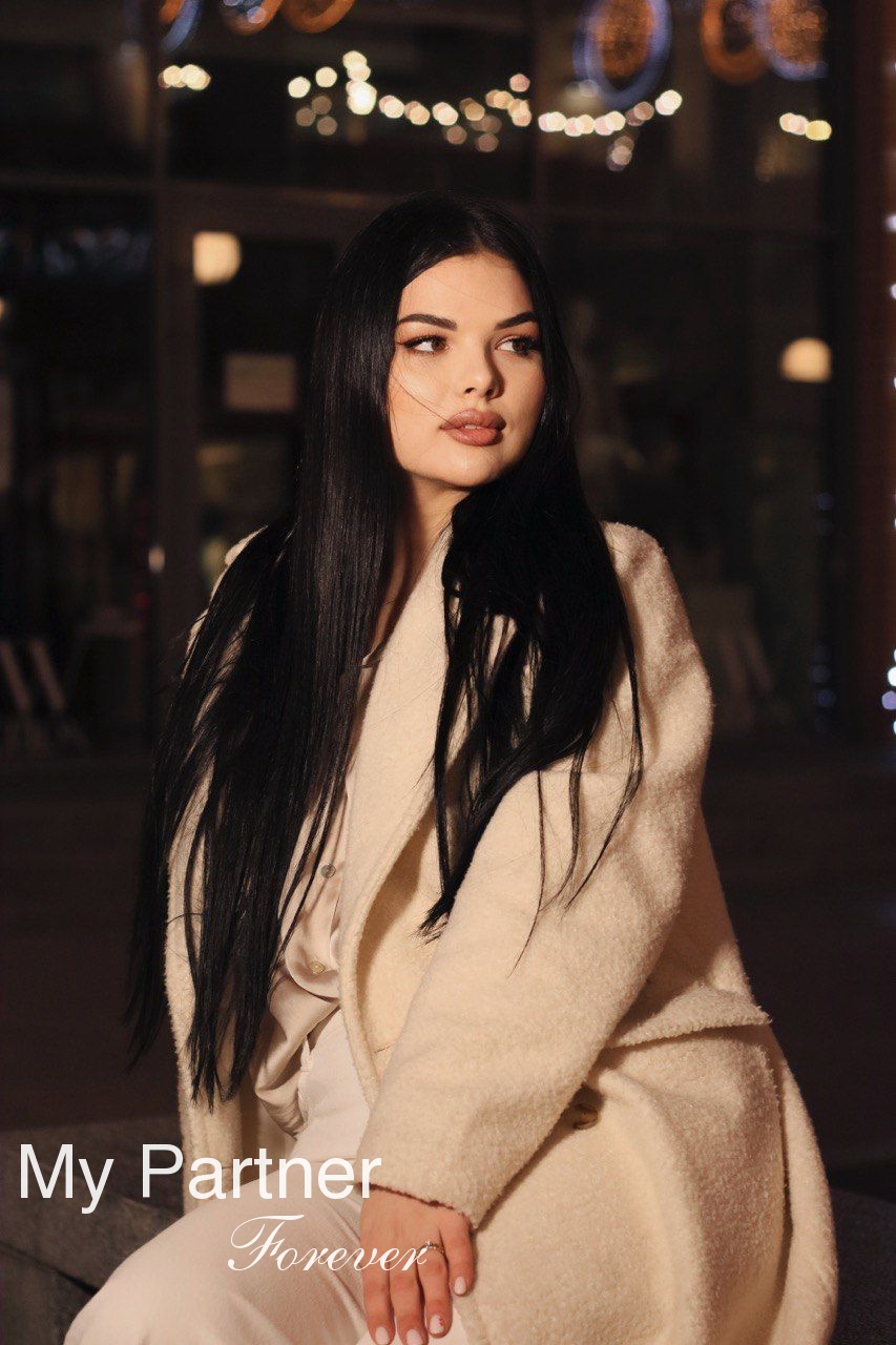 Dating Site to Meet Stunning Ukrainian Lady Alena from Dniepropetrovsk, Ukraine