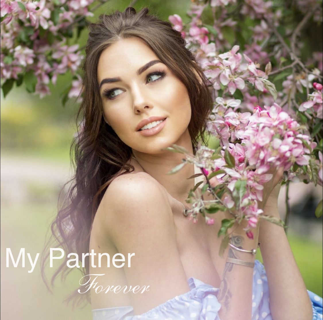 Dating Site to Meet Stunning Ukrainian Lady Alina from Kiev, Ukraine