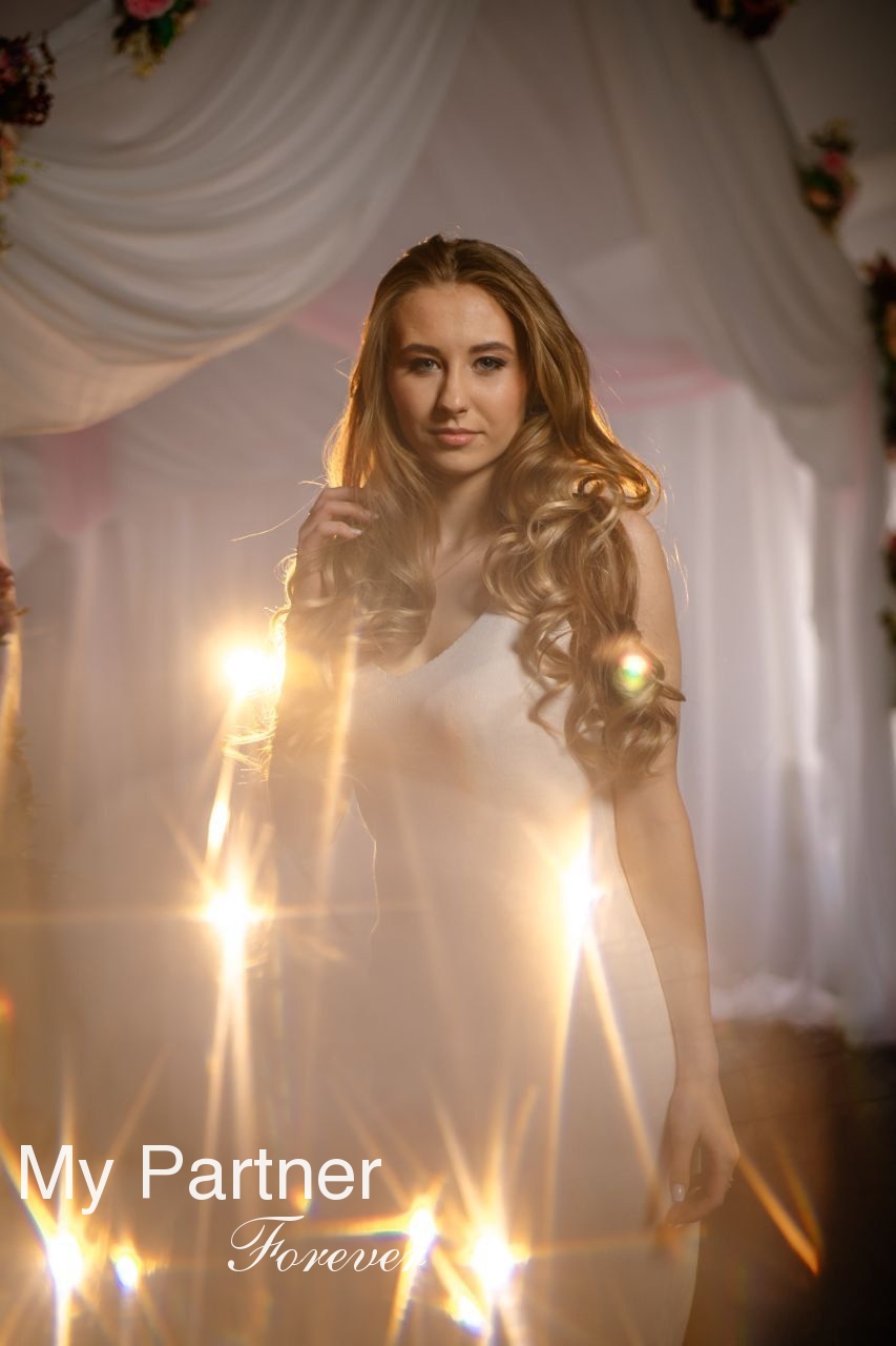 Dating Site to Meet Stunning Ukrainian Woman Angelina from Nikolaev, Ukraine
