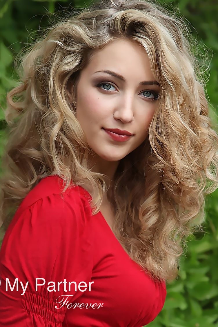 Dating with Beautiful Russian Lady Alina from Almaty, Kazakhstan
