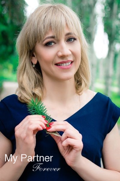 Dating with Beautiful Ukrainian Girl Oksana from Zaporozhye, Ukraine