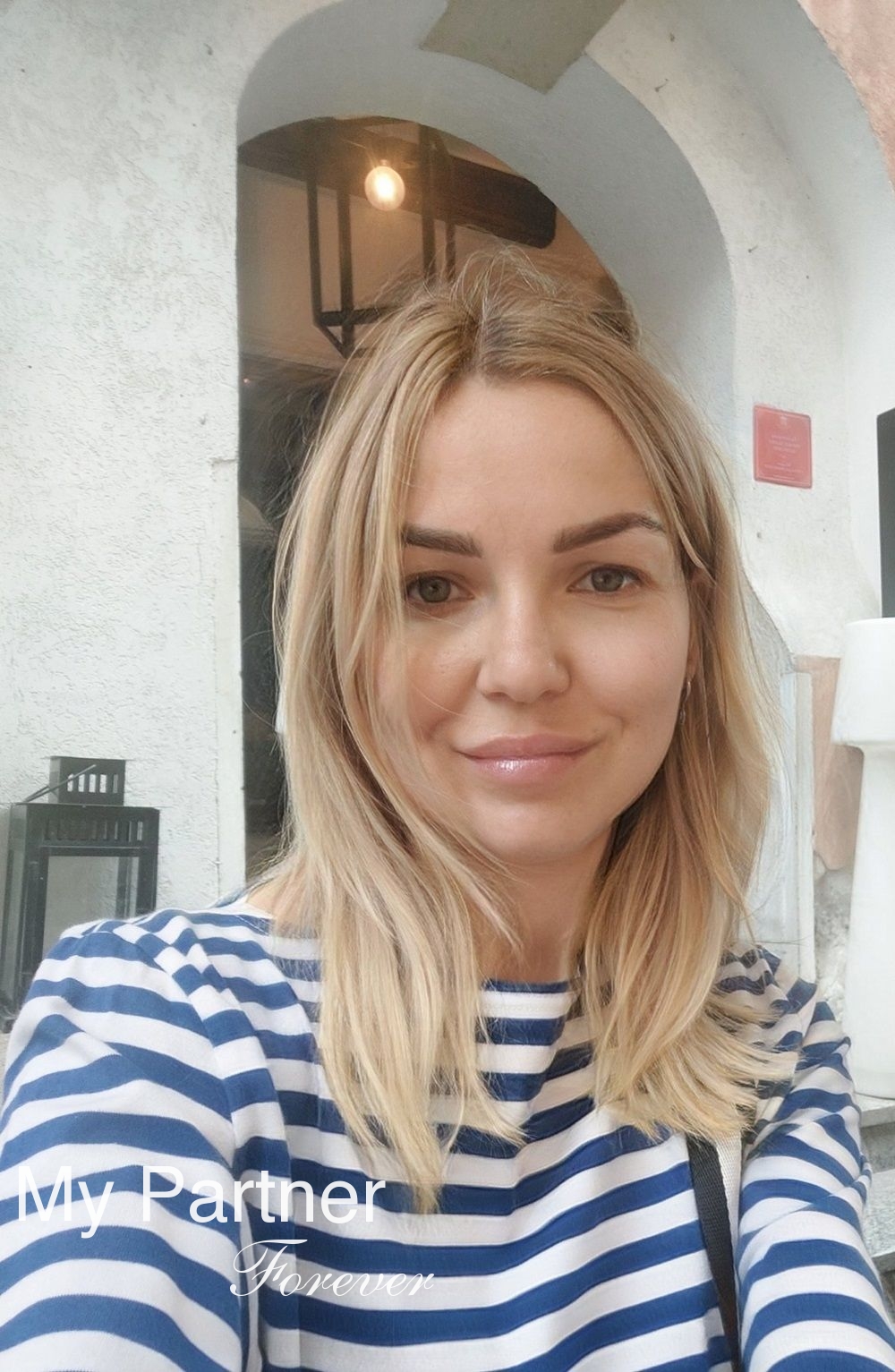 Dating with Beautiful Ukrainian Woman Alina from Dniepropetrovsk, Ukraine