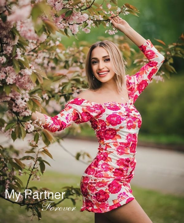 Dating with Charming Ukrainian Girl Anna from Vinnitsa, Ukraine