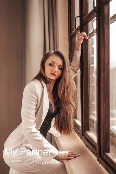 Dating with Charming Ukrainian Lady Aleksandra from Zaporozhye, Ukraine