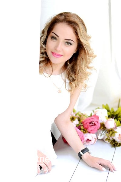 Dating with Charming Ukrainian Lady Elena from Sumy, Ukraine