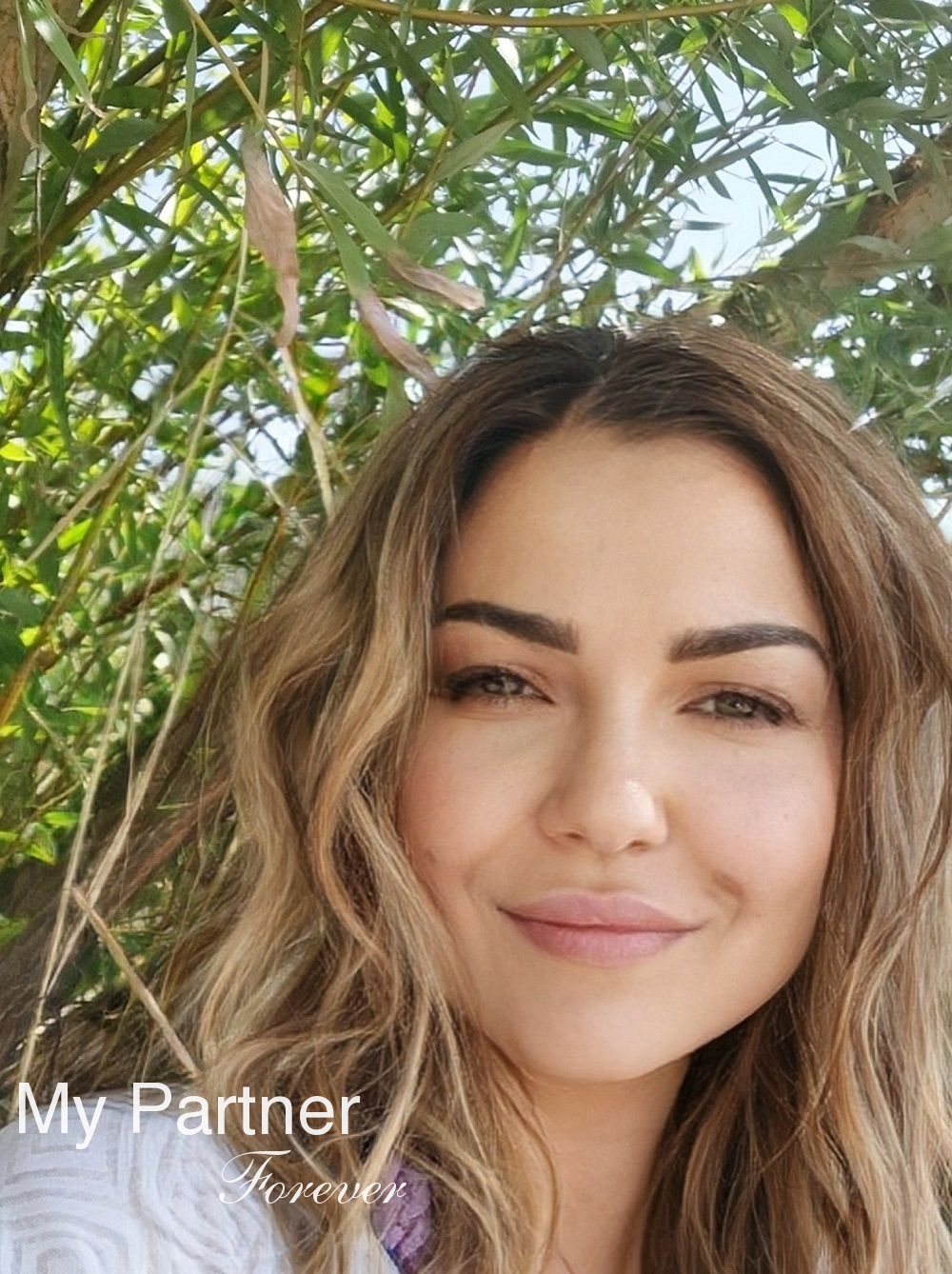 Dating with Charming Ukrainian Woman Alina from Dniepropetrovsk, Ukraine