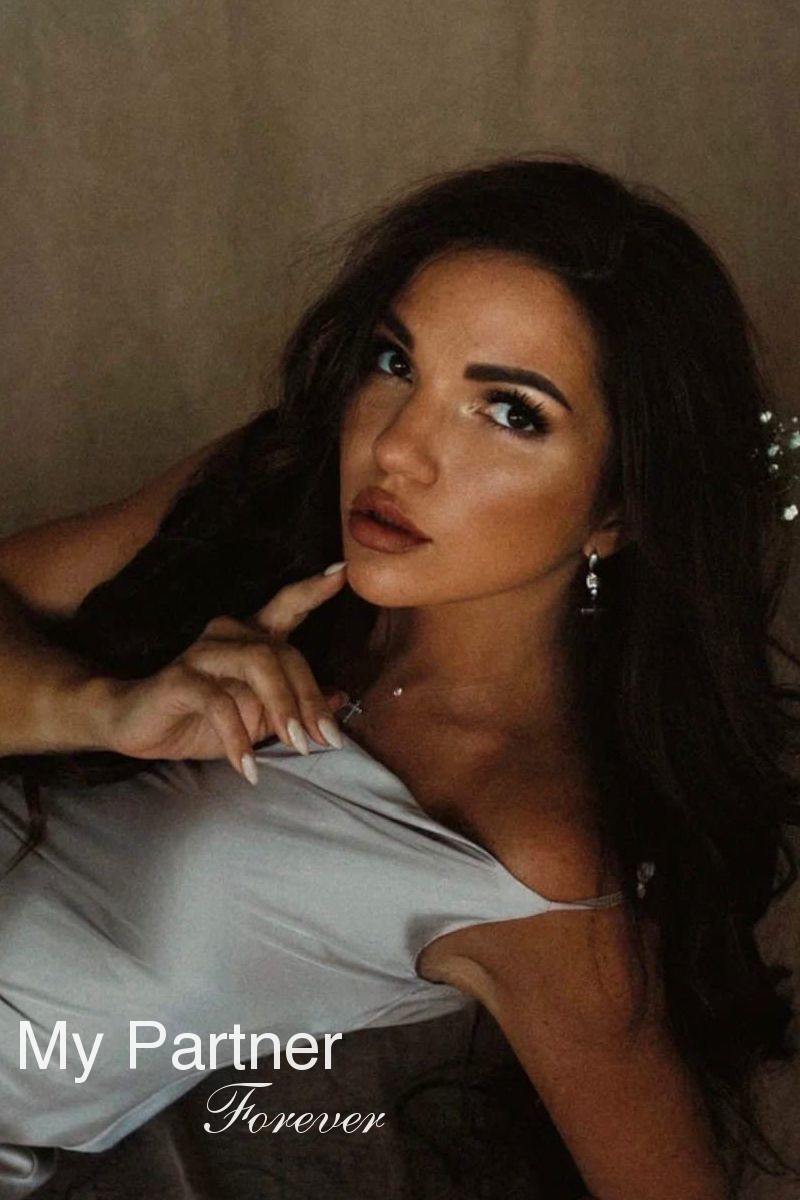 Dating with Pretty Russian Girl Yuliya from Almaty, Kazakhstan