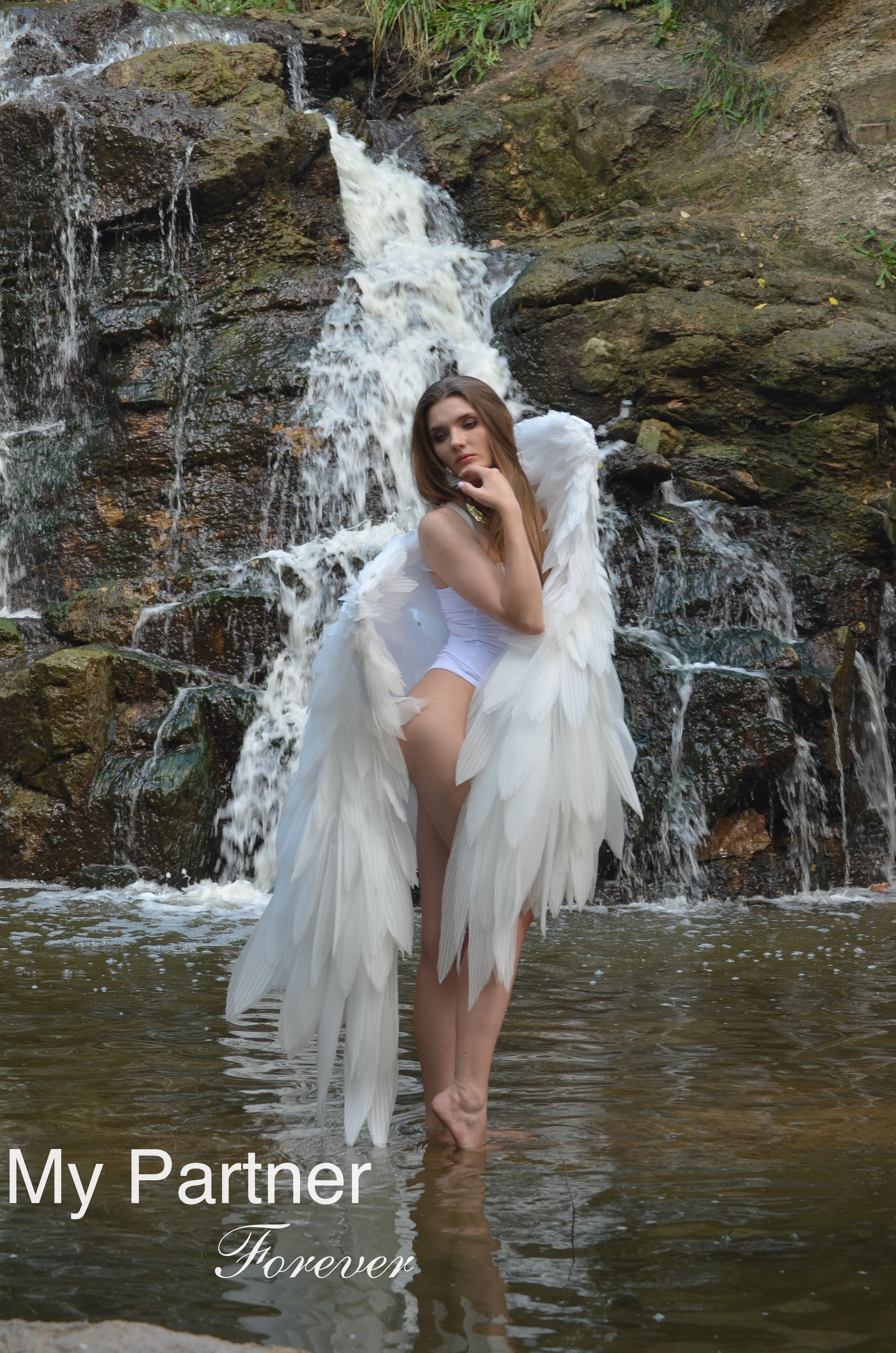 Dating with Pretty Ukrainian Lady Aleksandra from Zaporozhye, Ukraine