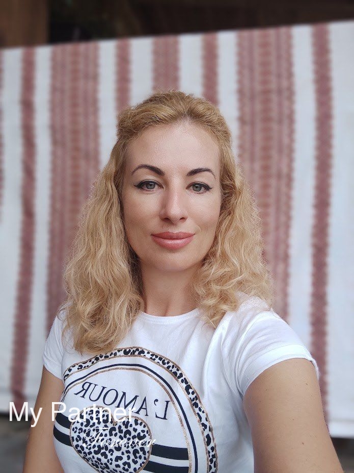 Dating with Sexy Ukrainian Lady Tatiyana from Zaporozhye, Ukraine