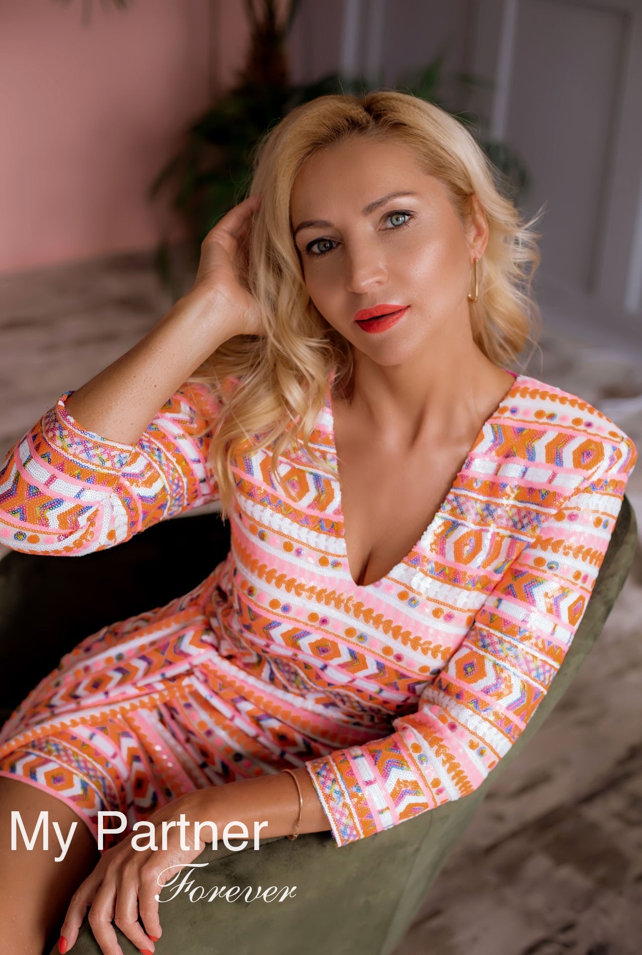 Dating with Sexy Ukrainian Woman Oksana from Zaporozhye, Ukraine