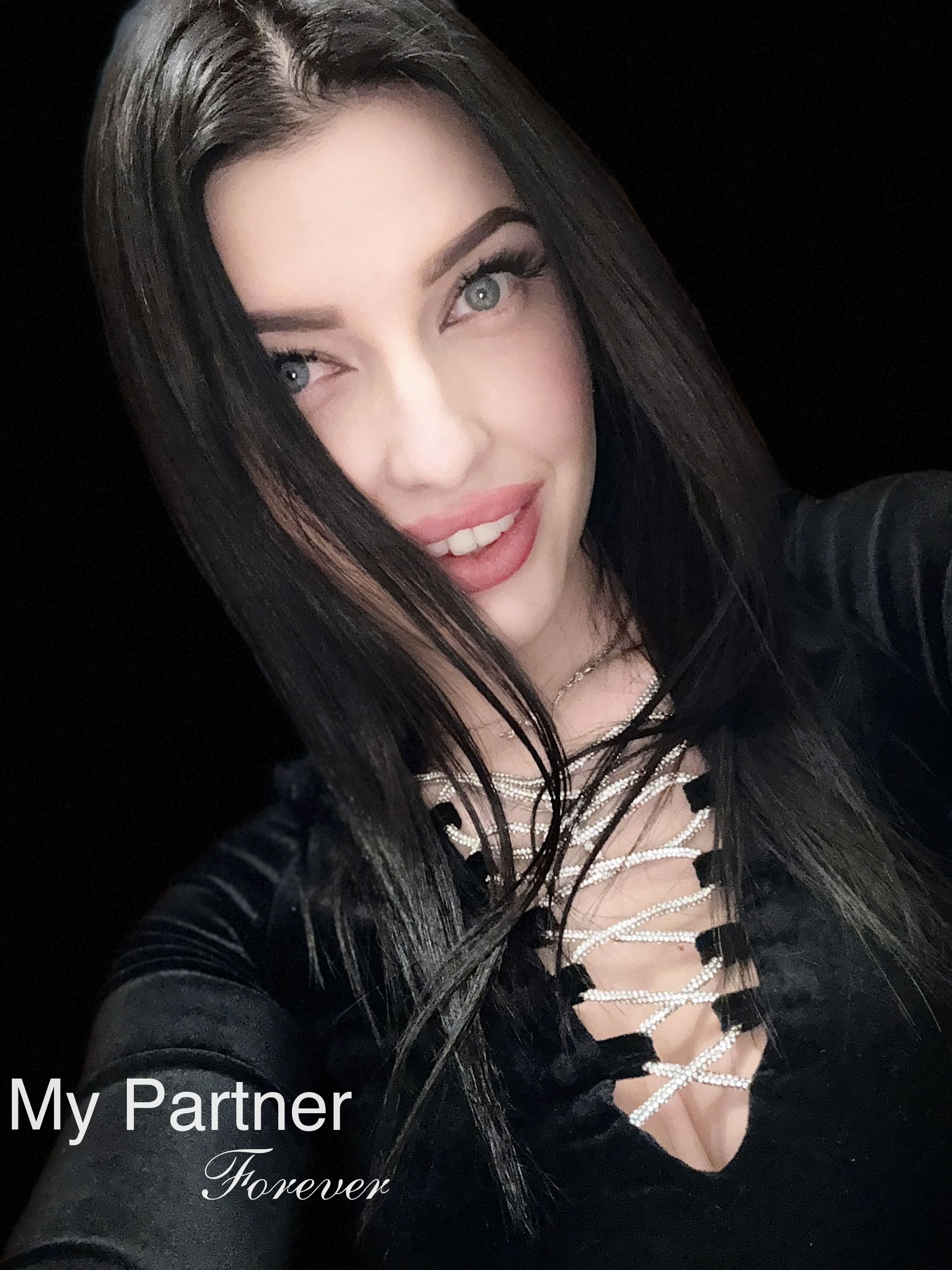 Dating with Single Ukrainian Girl Kristina from Lvov, Ukraine