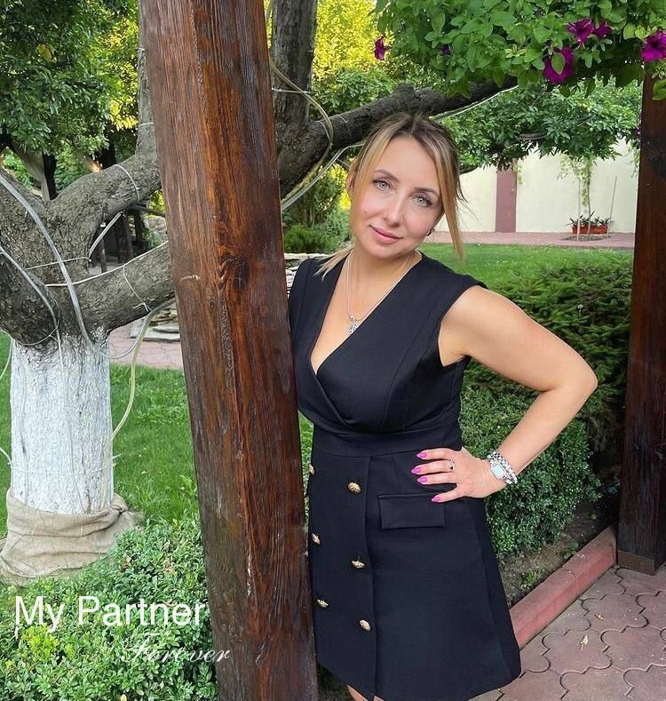 Dating with Stunning Ukrainian Woman Tatiyana from Vinnitsa, Ukraine