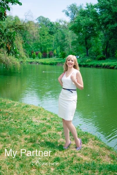 Datingsite to Meet Beautiful Ukrainian Girl Oksana from Zaporozhye, Ukraine