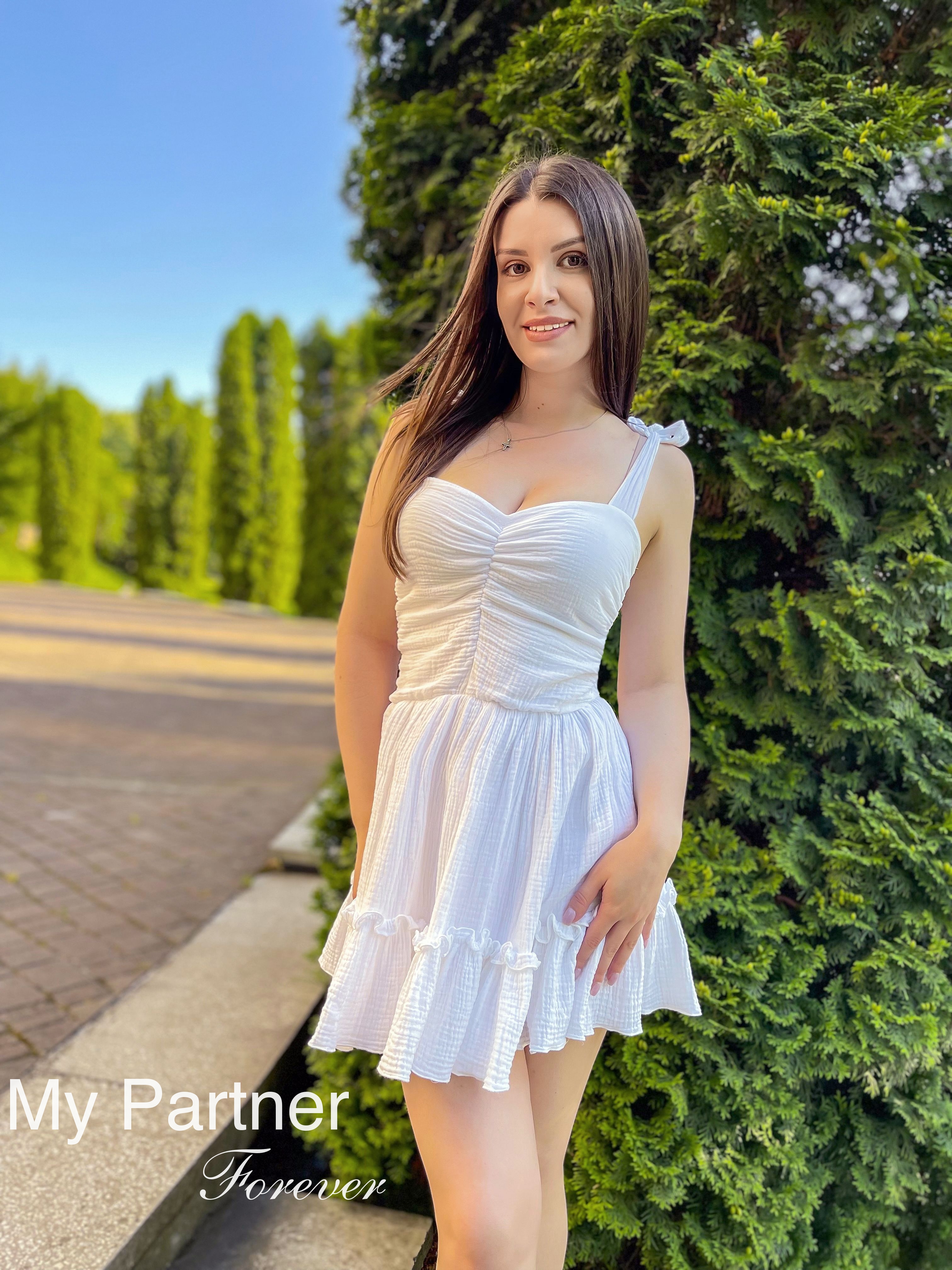 Datingsite to Meet Beautiful Ukrainian Girl Olga from Ivano-Frankovsk, Ukraine