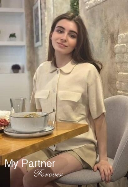 Datingsite to Meet Beautiful Ukrainian Lady Nataliya from Kharkov, Ukraine