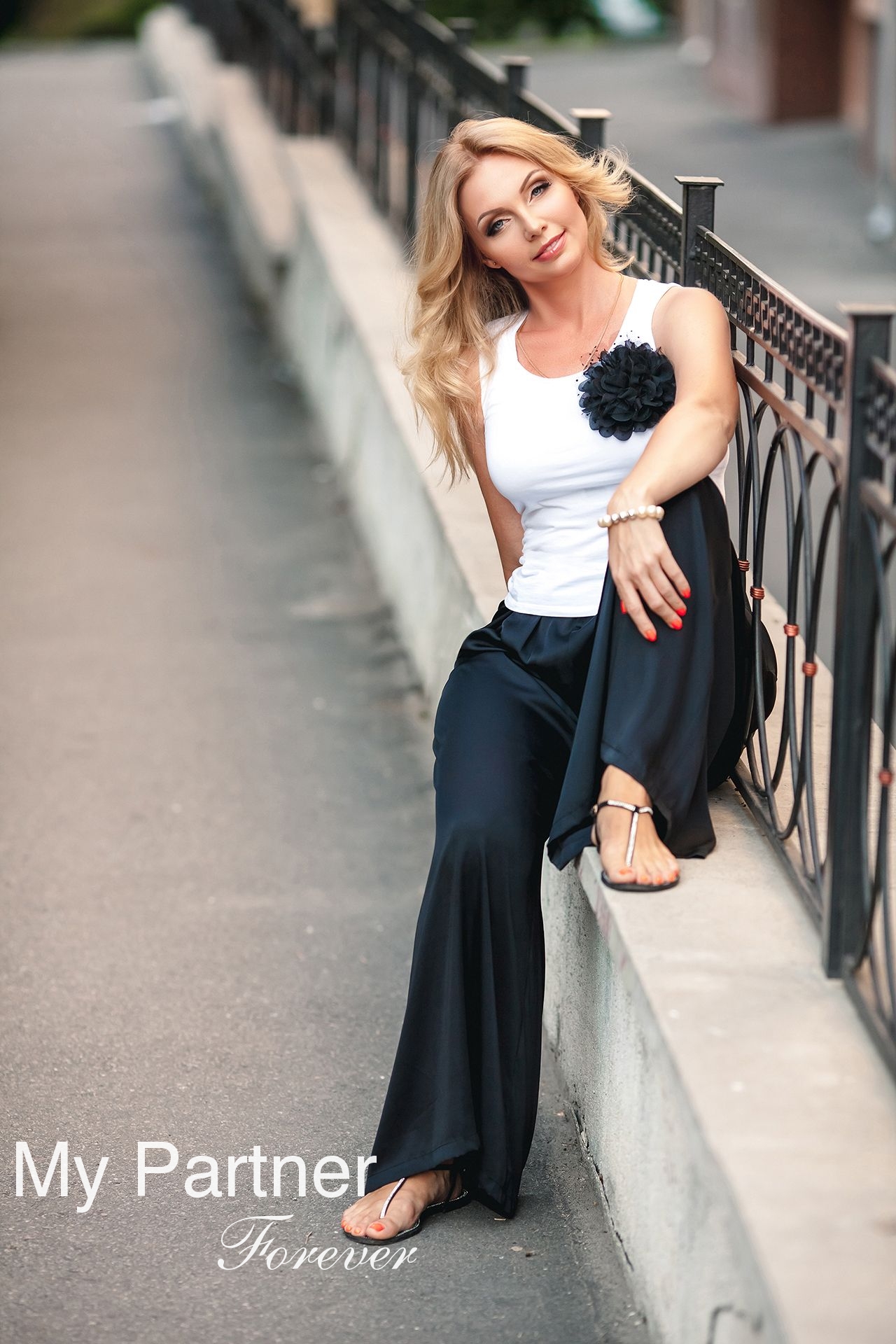 Datingsite to Meet Beautiful Ukrainian Woman Mariya from Poltava, Ukraine