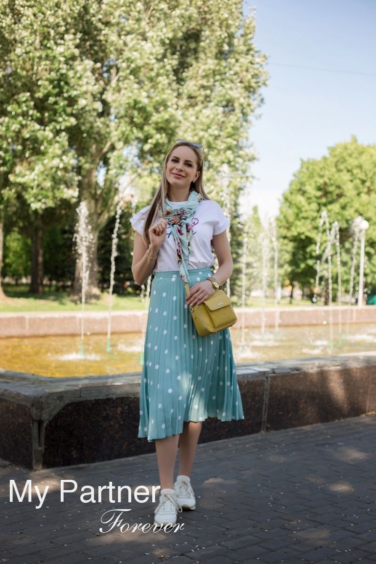 Datingsite to Meet Charming Russian Lady Lyubov from Samara, Russia