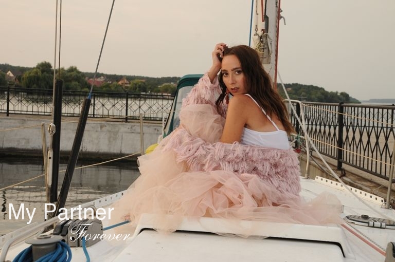 Datingsite to Meet Charming Ukrainian Lady Alena from Melitopol, Ukraine