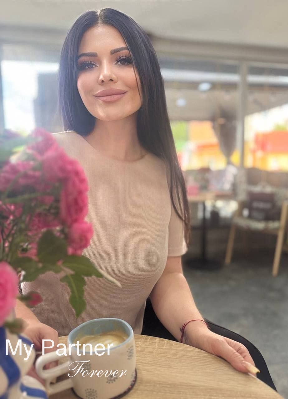 Datingsite to Meet Charming Ukrainian Woman Lilya from Odessa, Ukraine