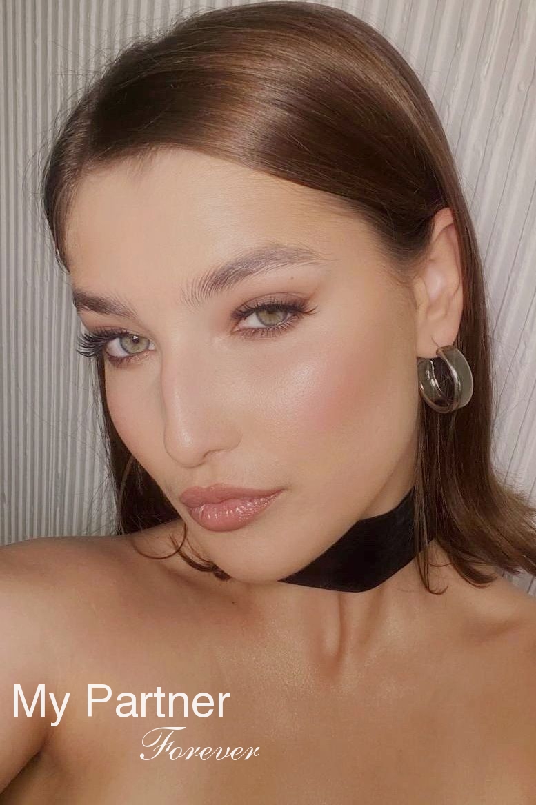 Datingsite to Meet Gorgeous Belarusian Lady Arina from Grodno, Belarus