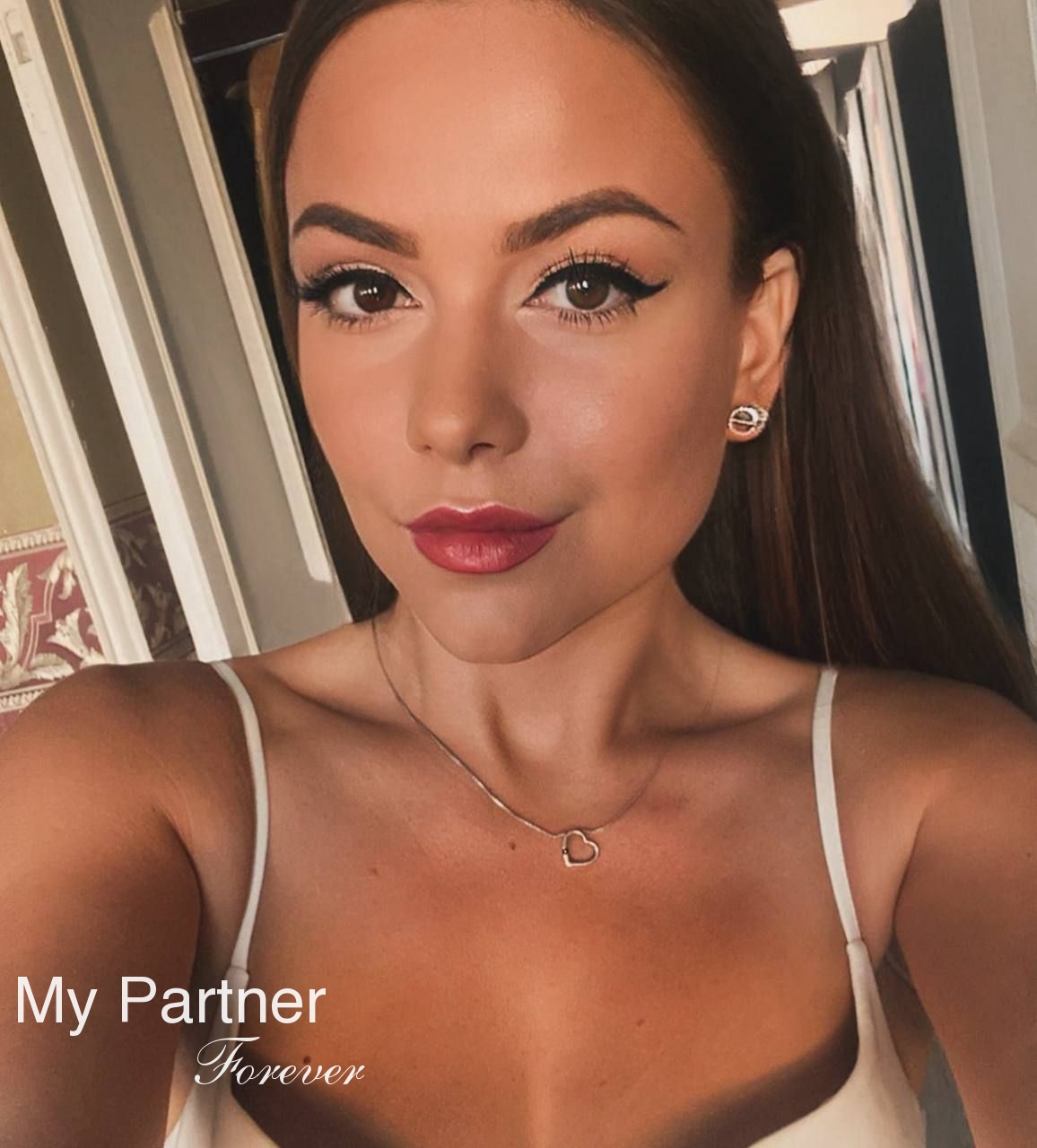 Datingsite to Meet Gorgeous Russian Lady Elizaveta from St. Petersburg, Russia