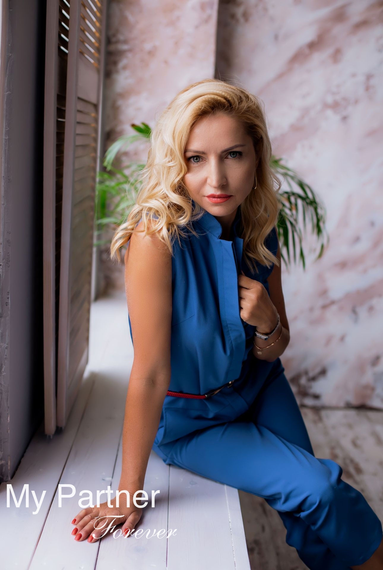 Datingsite to Meet Gorgeous Ukrainian Woman Oksana from Zaporozhye, Ukraine