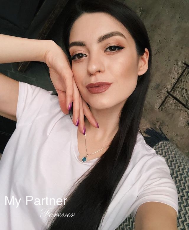 Datingsite to Meet Gorgeous Ukrainian Woman Veronika from Kiev, Ukraine