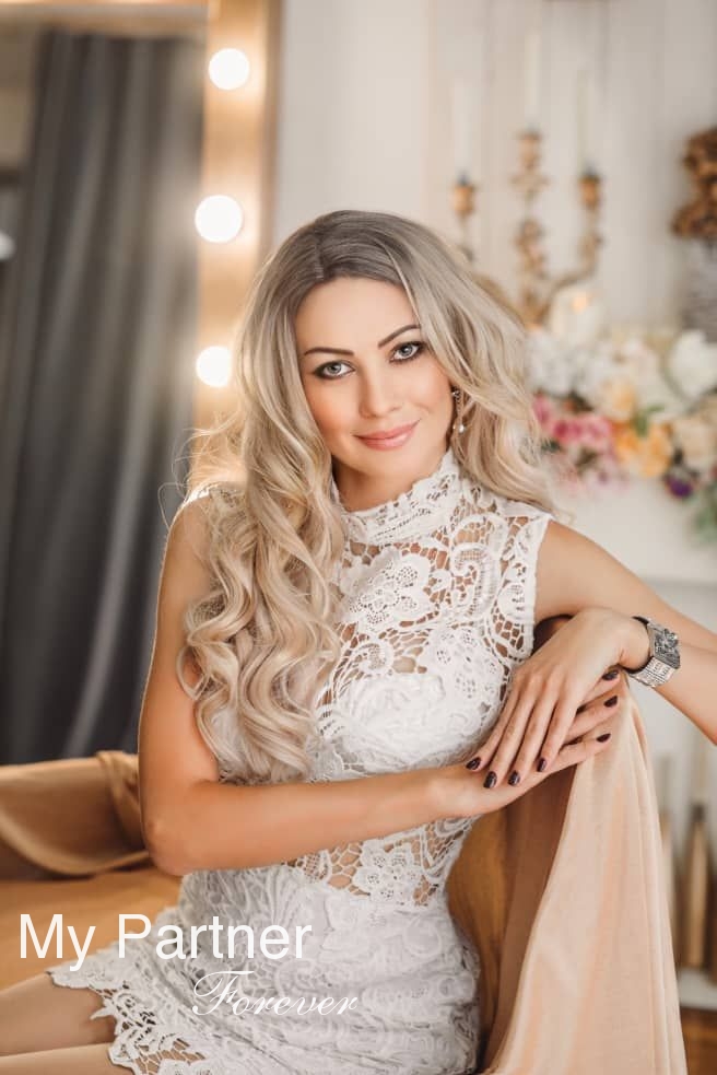 Datingsite to Meet Pretty Russian Girl Elena from Almaty, Kazakhstan