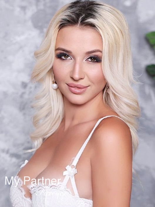 Datingsite to Meet Sexy Ukrainian Girl Karina from Kiev, Ukraine