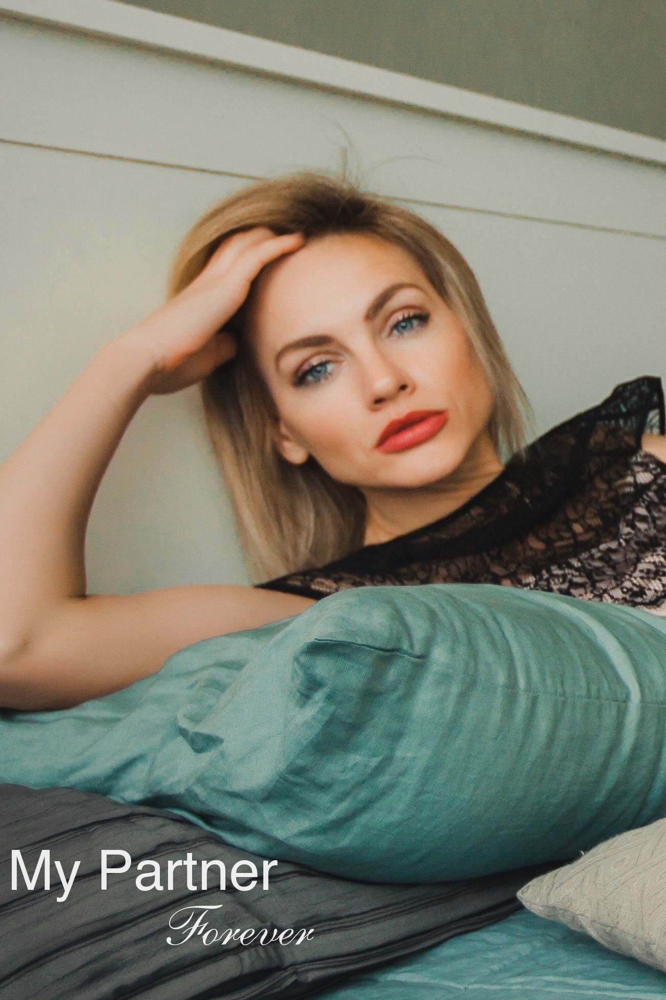 Datingsite to Meet Single Belarusian Woman Elena from Grodno, Belarus
