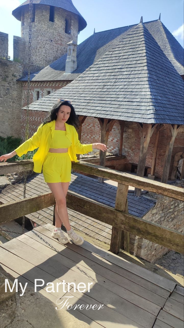 Datingsite to Meet Stunning Ukrainian Lady Elizaveta from Lvov, Ukraine