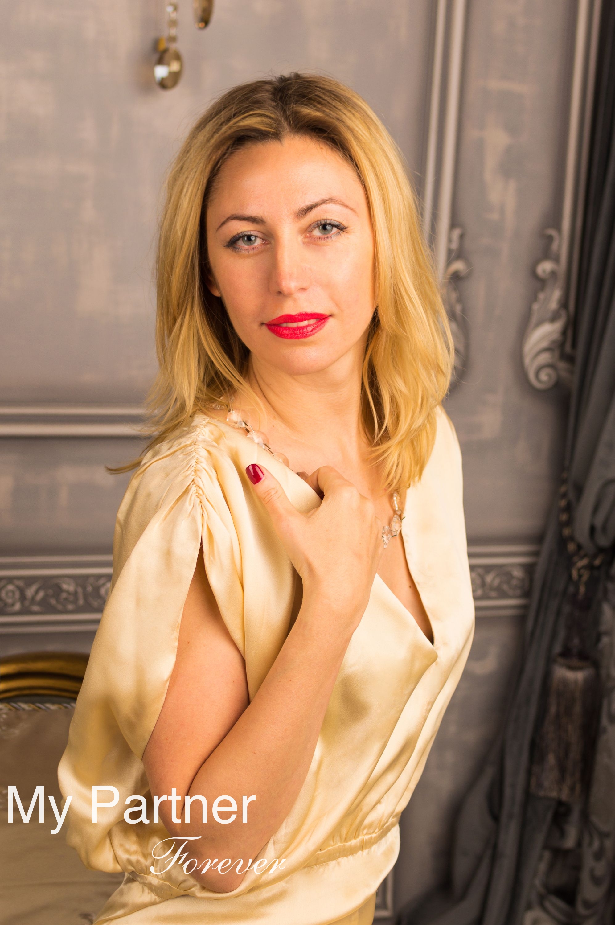 Datingsite to Meet Stunning Ukrainian Woman Anna from Kiev, Ukraine
