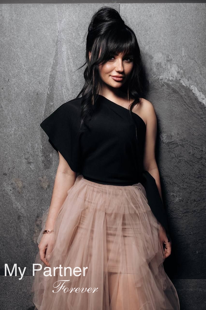 International Dating Site to Meet Olena from Chernovtsy, Ukraine