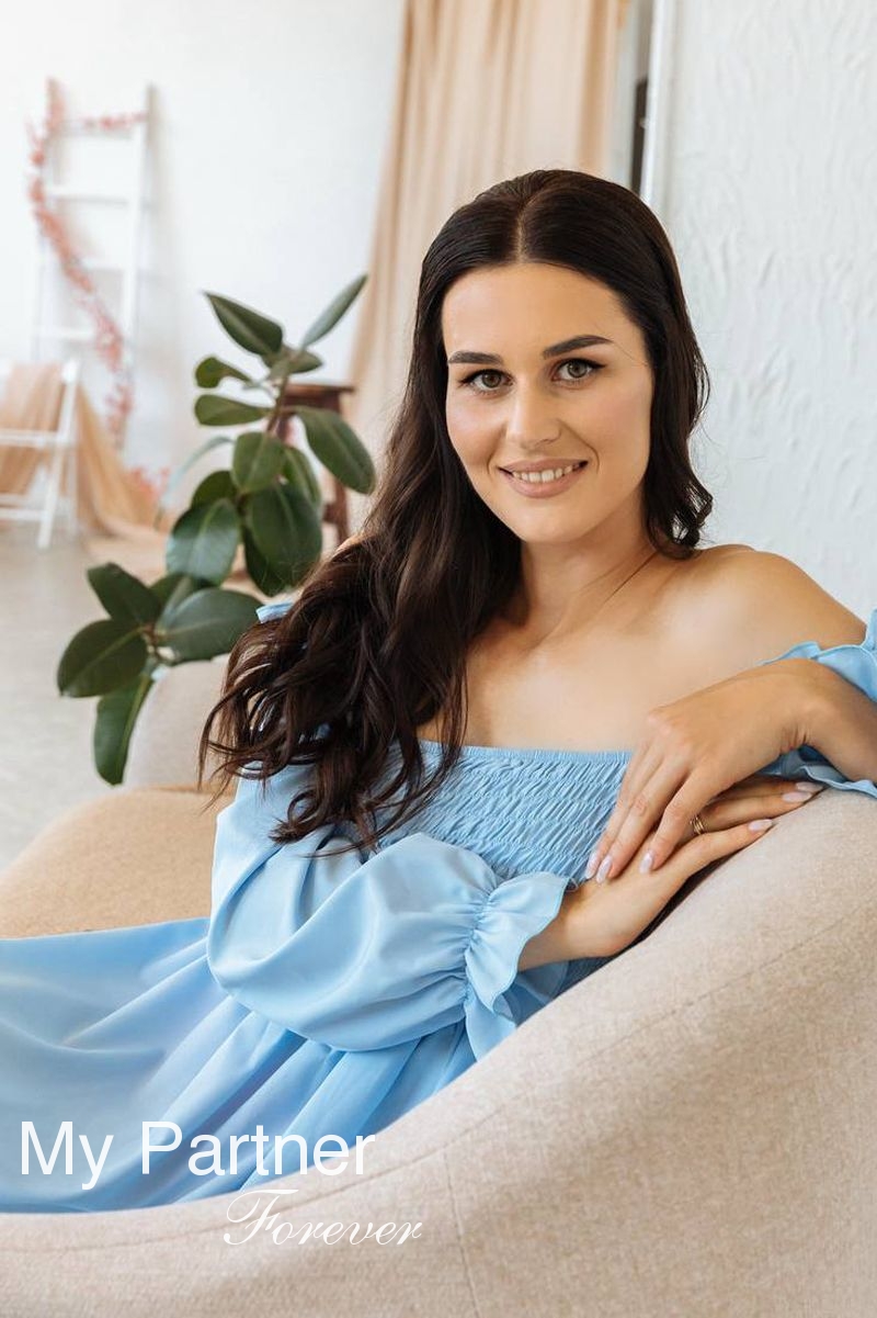 International Dating Site to Meet Veronika from Lvov, Ukraine