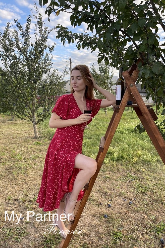 International Marriage Agency Service to Meet Viktoriya from Grodno, Belarus