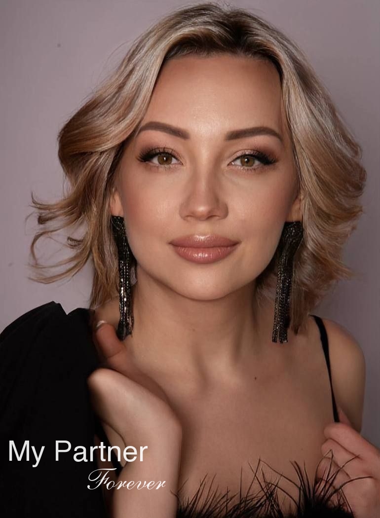 Marriage Agency Service to Meet Irina from Kiev, Ukraine