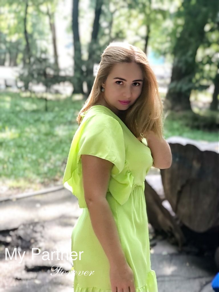 Marriage Agency to Meet Elena from Vinnitsa, Ukraine