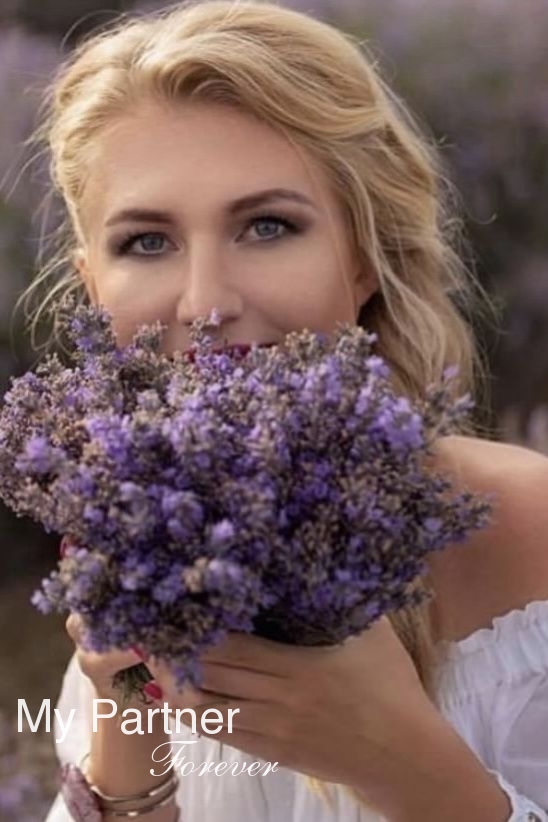 Meet Gorgeous Belarusian Woman Elena from Minsk, Belarus