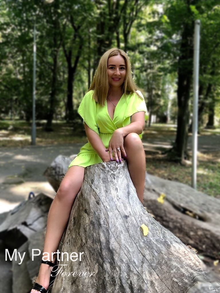 Meet Gorgeous Ukrainian Woman Elena from Vinnitsa, Ukraine
