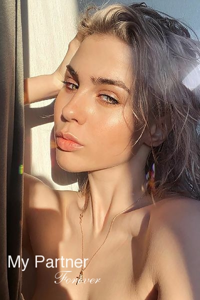 Meet Sexy Russian Woman Alina from Almaty, Kazakhstan
