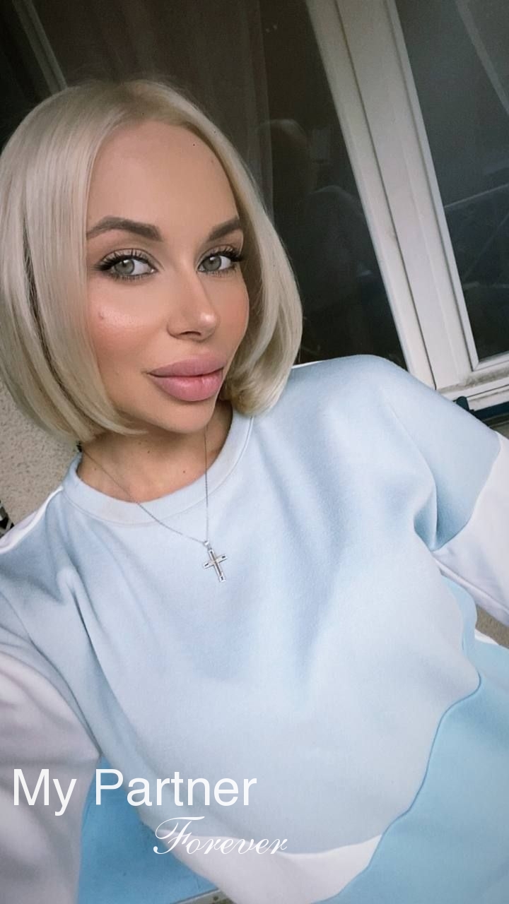 Meet Single Ukrainian Girl Mariya from Kherson, Ukraine