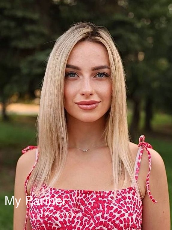 Meet Stunning Ukrainian Woman Alena from Kremenchuk, Ukraine